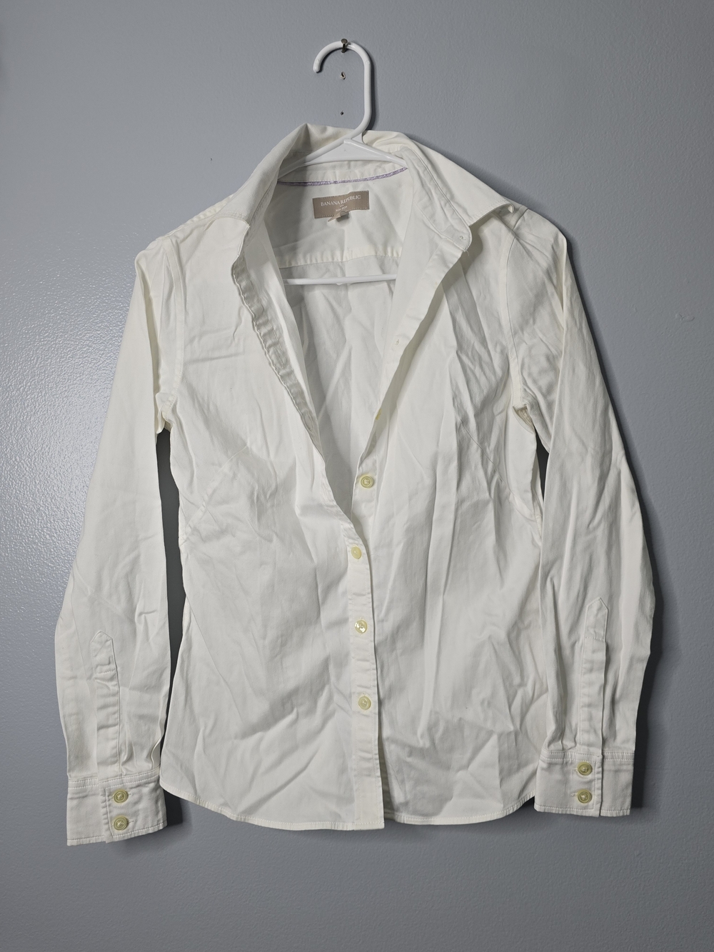 Pre-Loved Banana Republic White Non-Iron Button-Down Shirt